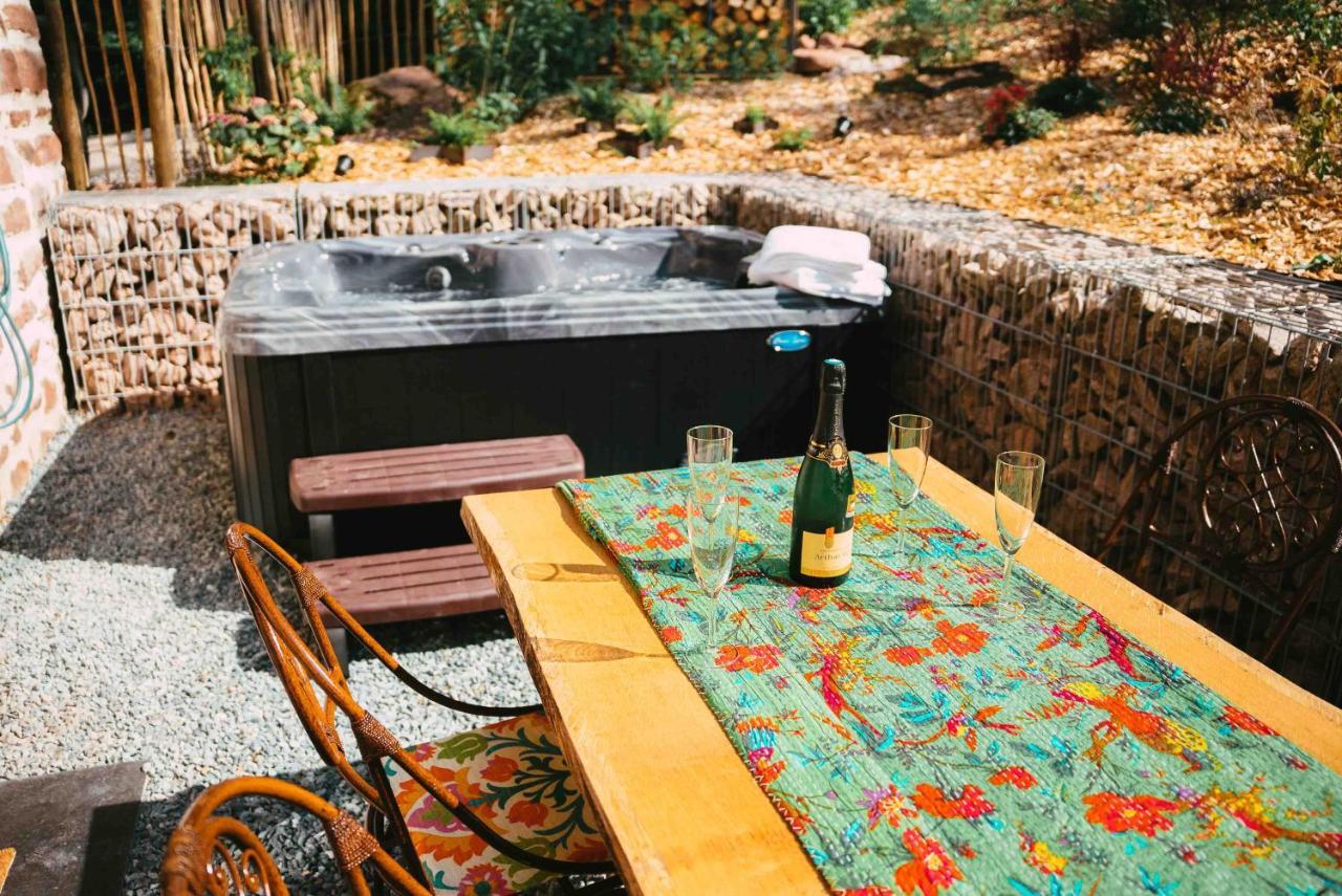 Le Grand Petit Prince - Domaine De Charme - Jacuzzis Privatifs Guebwiller Exterior photo