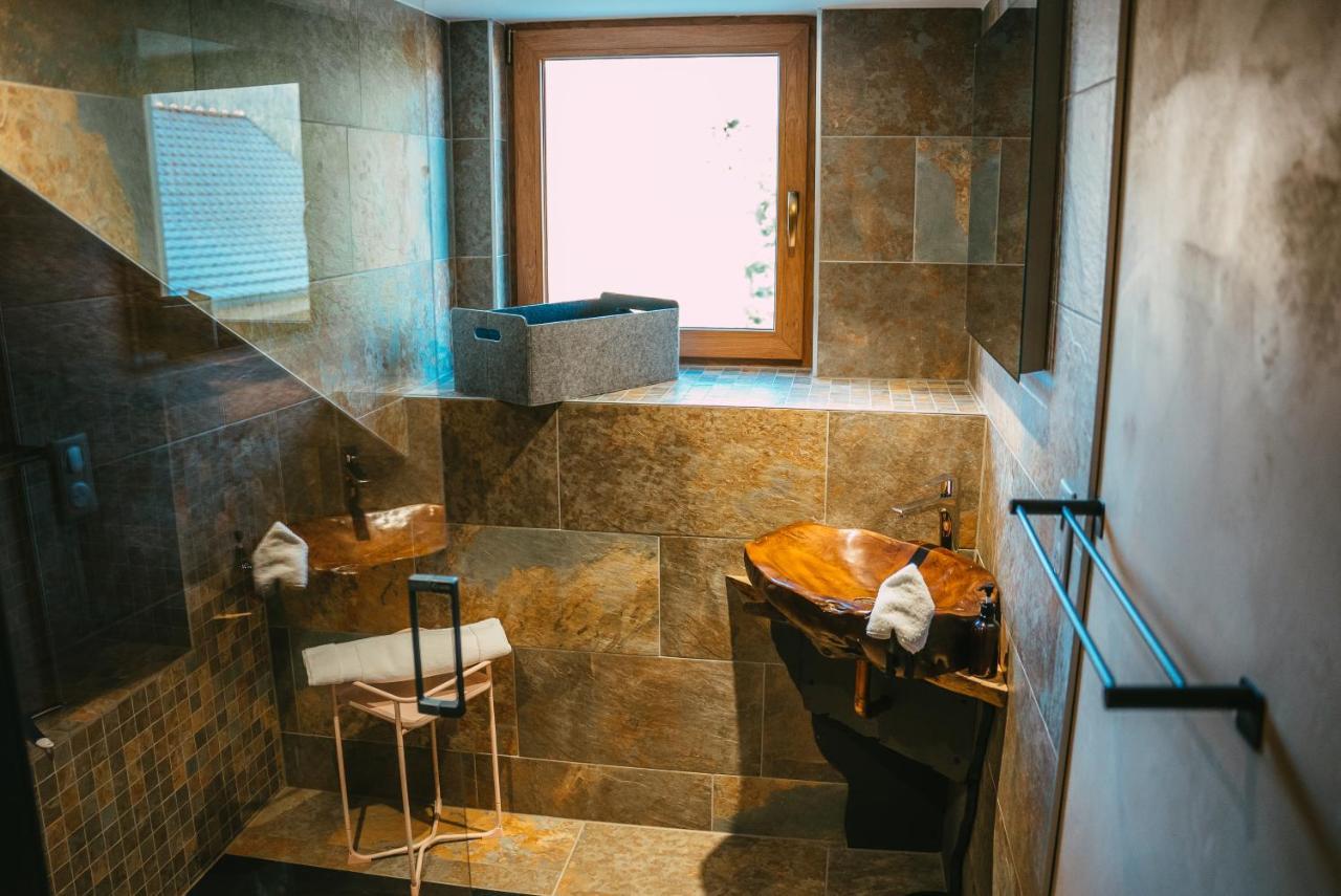 Le Grand Petit Prince - Domaine De Charme - Jacuzzis Privatifs Guebwiller Exterior photo