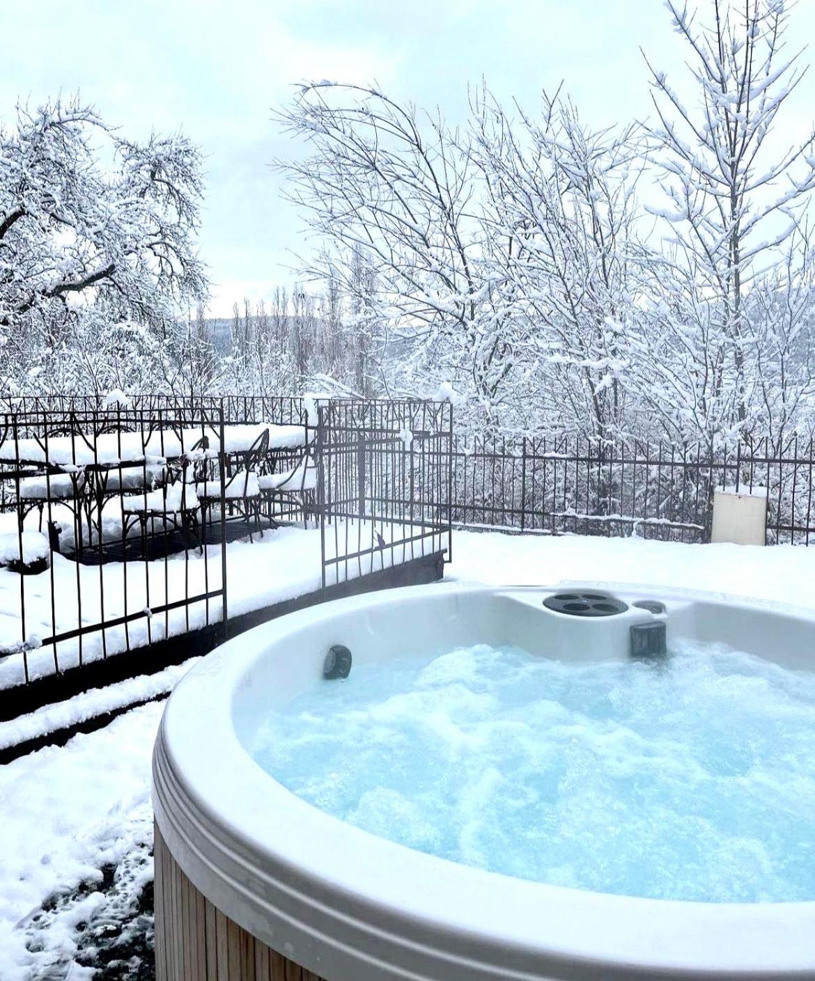 Le Grand Petit Prince - Domaine De Charme - Jacuzzis Privatifs Guebwiller Exterior photo